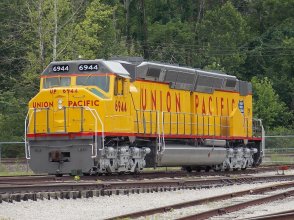 Union_Pacific_DD40AX_-6944_at_the_National_Museum_of_Transportation_in_Kirkwood,_Missouri.jpg